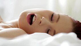 Dildo helps redhead to wake up and get positive emotions for day